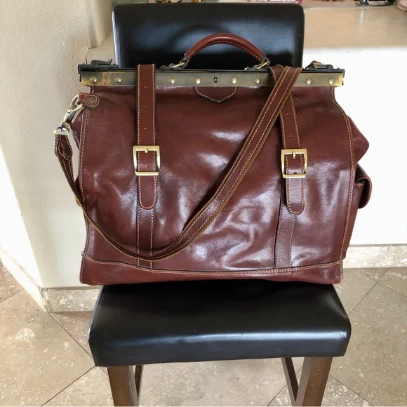 Vtg XL Leather Doctors Duffel Bag  🎩👑 - Picture 4 of 16